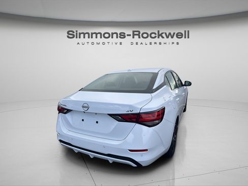 Used 2024 Nissan Sentra SV image 7