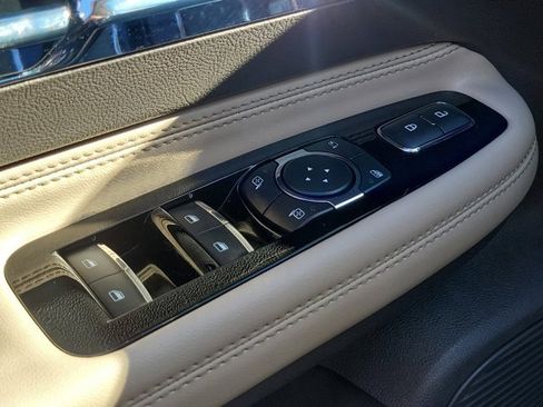 Certified 2022 Lincoln Corsair Reserve w/ Elements Package image 9