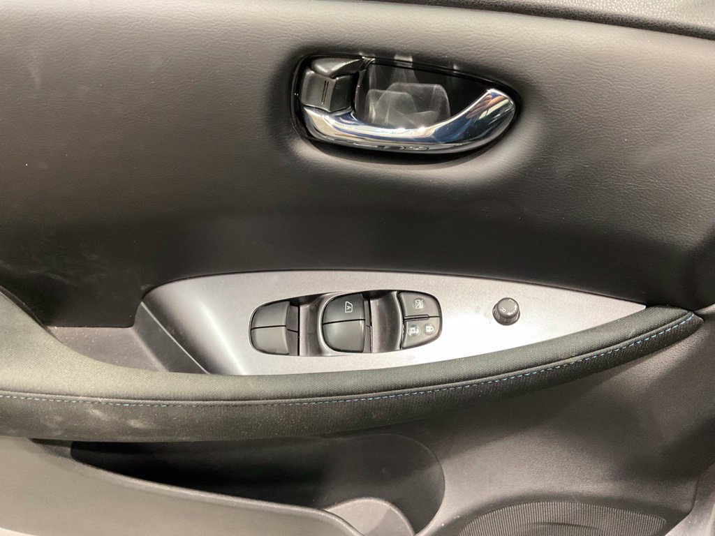 Used 2025 Nissan Leaf S FWD image 7