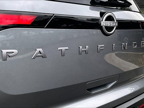 New 2026 Nissan Pathfinder SV image 15