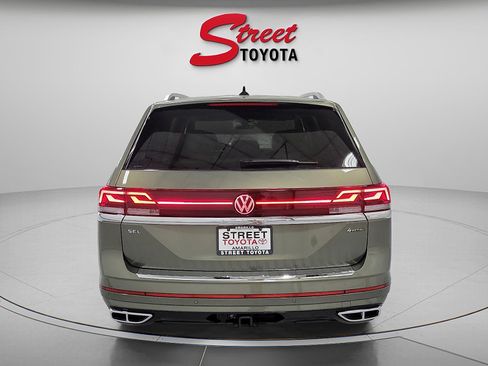 Used 2026 Volkswagen Atlas SEL Premium R-Line AWD/4WD image 3