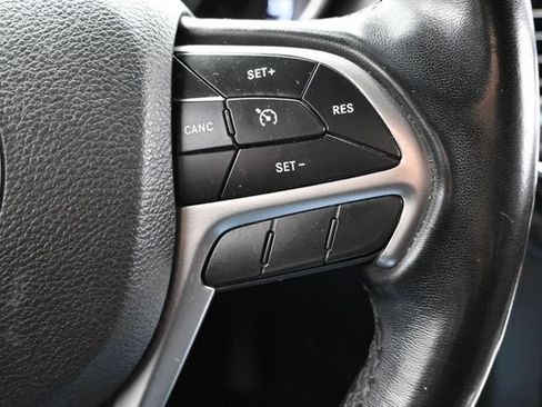 Used 2022 Jeep Grand Cherokee Laredo E AWD/4WD image 27