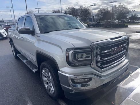 Used 2018 GMC Sierra 1500 SLT image 2