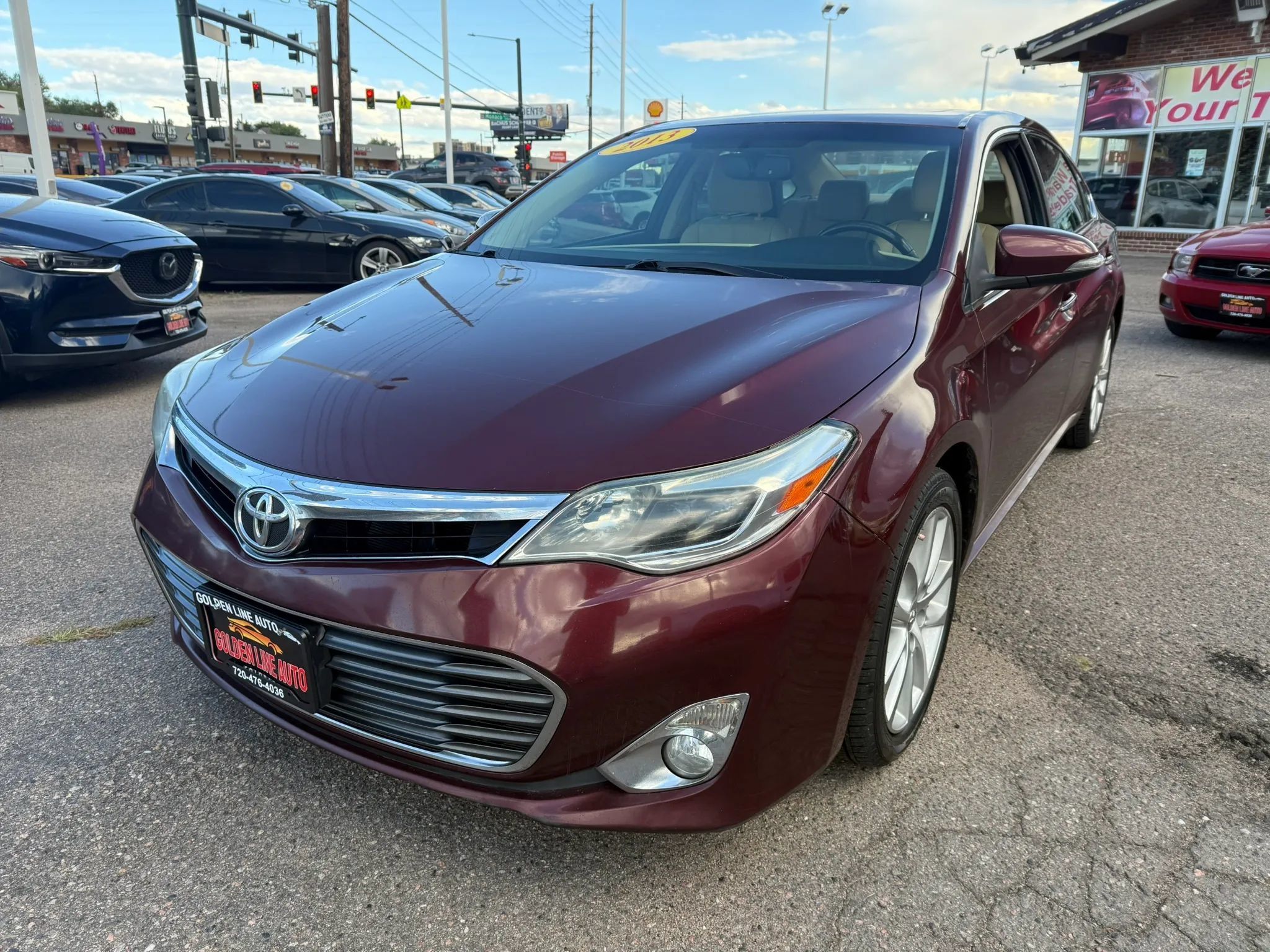 Used 2013 Toyota Avalon XLE Touring FWD image 4