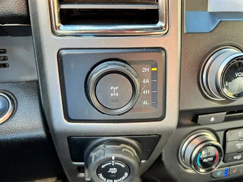 Used 2017 Ford F150 Raptor w/ Equipment Group 802A Luxury image 40