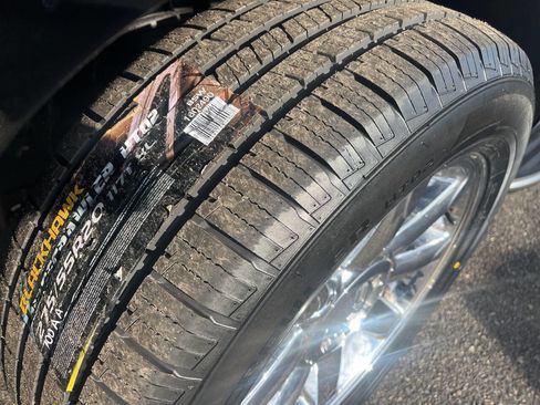 Used 2010 GMC Yukon Denali image 10