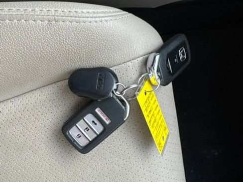 Used 2013 Honda Accord Touring image 18