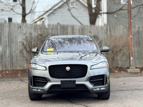 Used 2018 Jaguar F-PACE R-Sport image 9