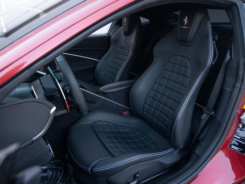 Used 2024 Ferrari Roma image 31