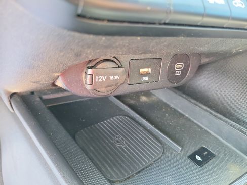 Used 2025 Hyundai Elantra Sport image 27