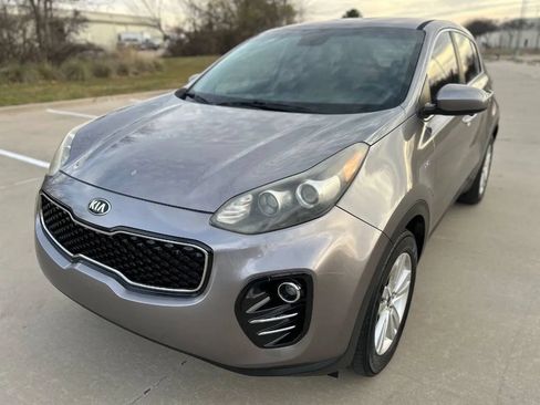 Used 2017 Kia Sportage LX AWD/4WD image 2