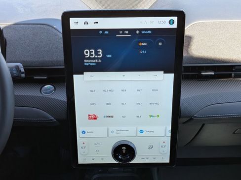 Used 2021 Ford Mustang Mach-E Premium image 12