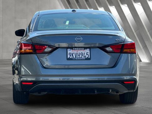 Used 2024 Nissan Altima 2.5 SV image 5