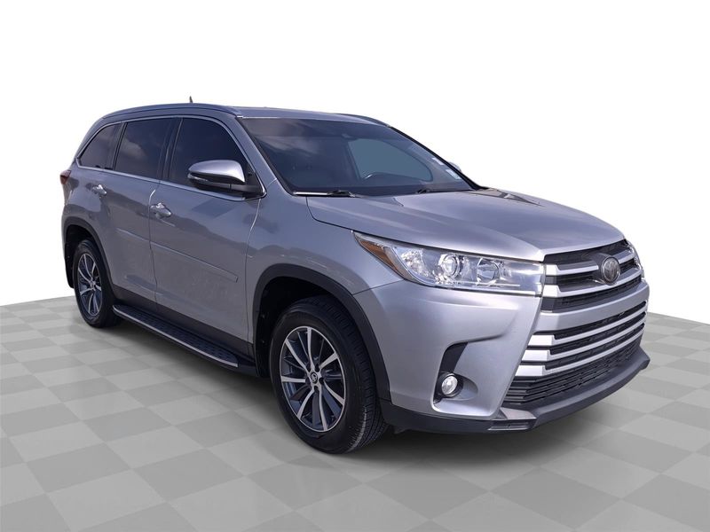 Used 2019 Toyota Highlander XLE image 1