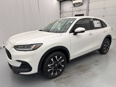 New 2026 Honda HR-V EX-L image 2