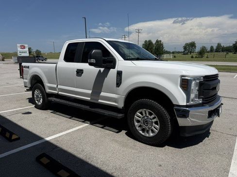 Used 2019 Ford F250 XL w/ Power Equipment Group AWD/4WD image 3