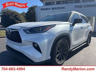Used 2023 Toyota Highlander XLE
