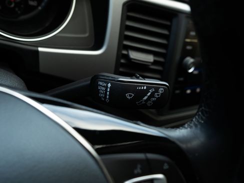 Used 2020 Volkswagen Atlas SE image 24