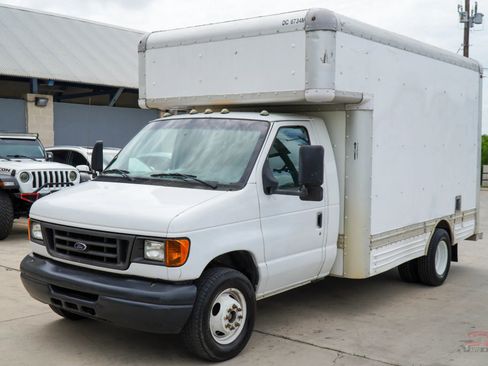 Used 2006 Ford E-450 and Econoline 450 image 3
