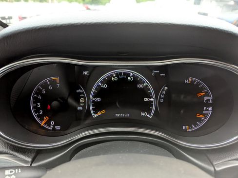 Used 2020 Jeep Grand Cherokee Altitude image 18