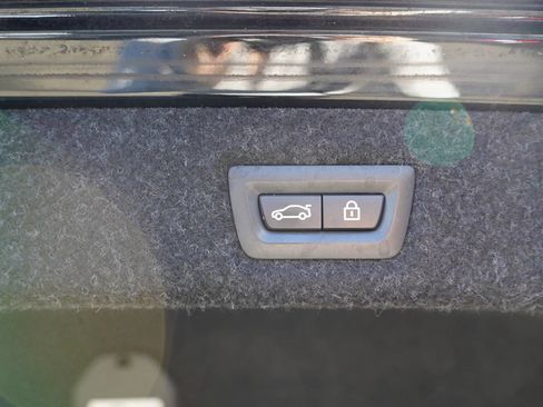 Used 2018 BMW M550i xDrive AWD/4WD image 27