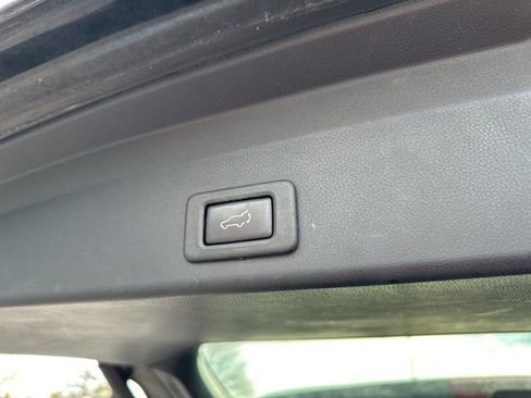 Used 2019 Subaru Ascent Touring image 6