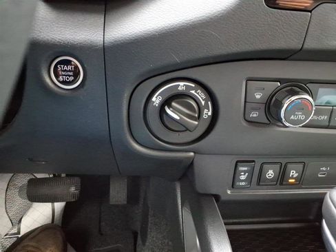Used 2023 Nissan Frontier SV w/ SV Convenience Package AWD/4WD image 15