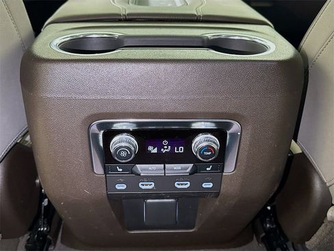 Used 2021 GMC Yukon XL SLT w/ SLT Premium Package image 25