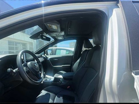 Used 2022 Toyota RAV4 XSE w/ Carpet Mat Package (TMS) AWD/4WD image 3