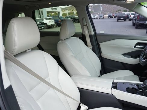 Used 2023 Nissan Rogue SL w/ SL Premium Package image 24