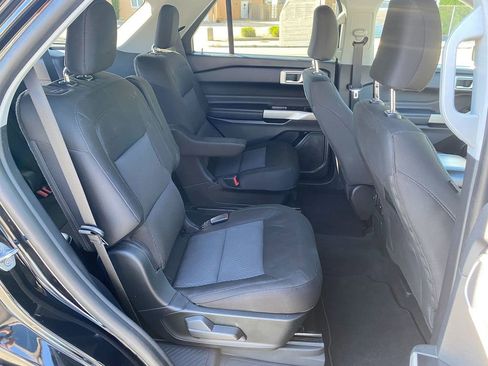 Used 2022 Ford Explorer XLT image 26