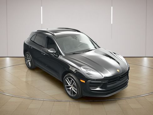 New 2026 Porsche Macan AWD/4WD image 38