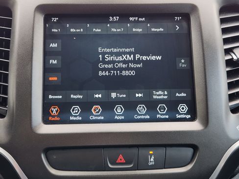 Used 2022 Jeep Cherokee Trailhawk AWD/4WD image 19