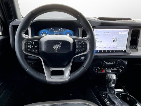 Used 2025 Ford Bronco Outer Banks image 5