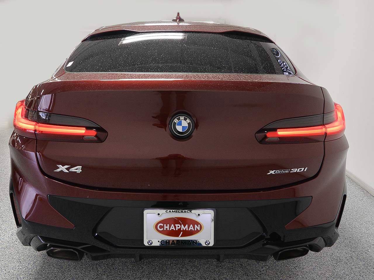 Used 2025 BMW X4 xDrive30i w/ M Sport Package AWD/4WD image 4