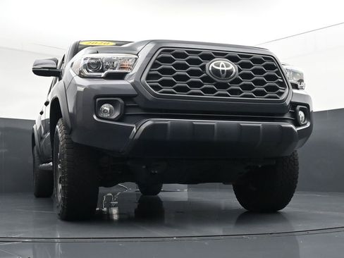 Used 2020 Toyota Tacoma TRD Off-Road AWD/4WD image 28