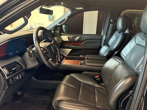 Certified 2023 Lincoln Navigator Reserve AWD/4WD image 12
