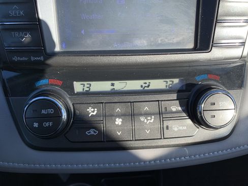 Used 2013 Toyota RAV4 Limited image 29