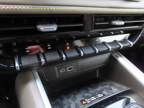 Used 2023 Chevrolet Colorado ZR2 w/ ZR2 Convenience Package III image 28