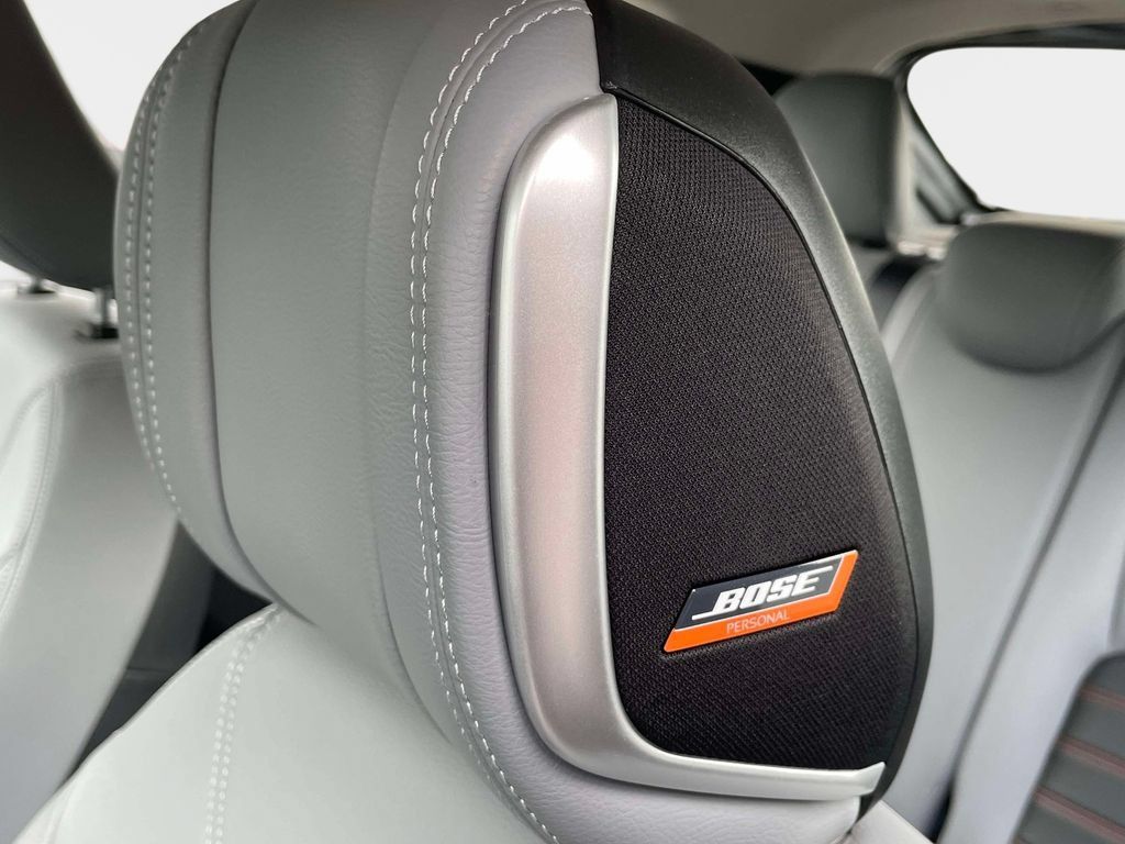 Used 2023 Nissan Kicks SR w/ SR Premium Package FWD image 18