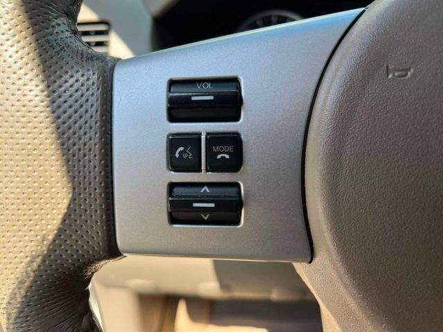 Used 2012 Nissan Pathfinder Silver AWD/4WD image 31