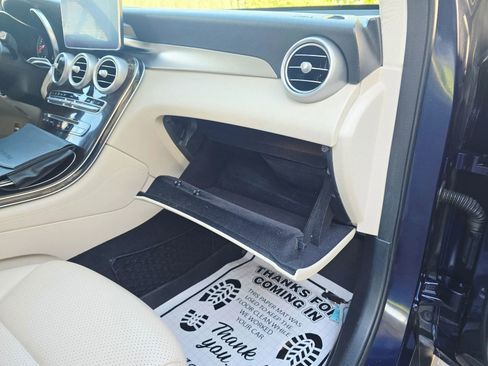 Used 2017 Mercedes-Benz GLC 300 4MATIC image 23