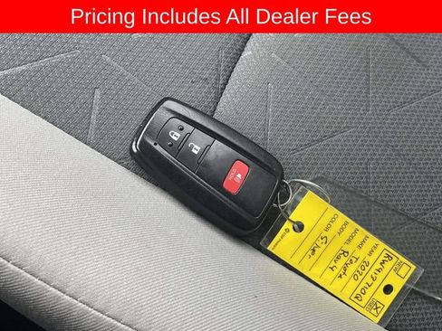 Used 2020 Toyota RAV4 XLE AWD/4WD image 34
