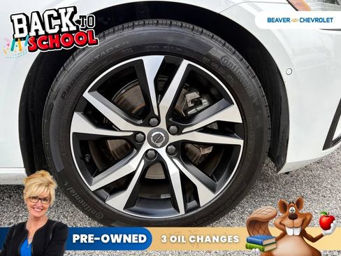 Used 2022 Volvo S60 B5 R-Design w/ Advanced Package FWD image 10