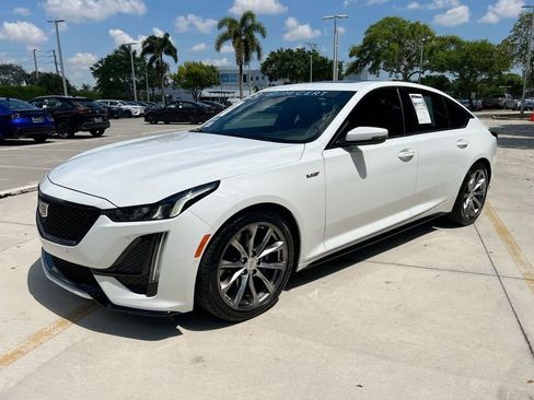 Used 2023 Cadillac CT5 V w/ Platinum Package RWD image 3