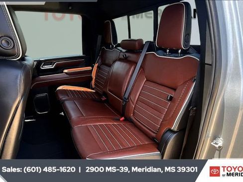 Used 2025 GMC Sierra 2500 Denali Ultimate image 19