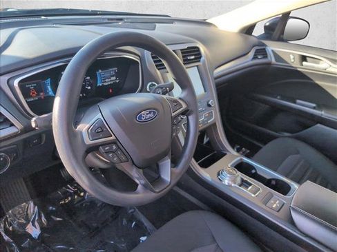 Used 2020 Ford Fusion SE image 8