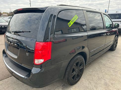 Used 2016 Dodge Grand Caravan SE image 5