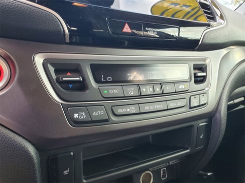 Used 2022 Honda Pilot Special Edition image 32