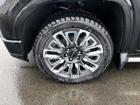 Used 2024 GMC Sierra 1500 Denali Ultimate image 9